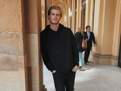 Jelang Final Liga Champions, Intip Gaya Stylish Kiper Ganteng Loris Karius