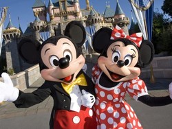 5 Alasan Ilmiah Pergi ke Disneyland Pengaruhi Kecerdasan Anak