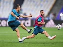 Ketajaman Ronaldo sebagai top skorer Liga Champions musim ini (15 gol) diharapkan bisa membantu mengalahkan Liverpool. Tampak striker asal Portugal itu berlatih berduel dengan bek dan melepaskan tendangan. (Foto: Laurence Griffiths/Getty Images)