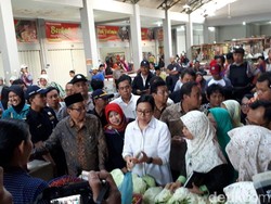 Cek Pembiayaan Mikro, Sri Mulyani Blusukan ke Pasar Sukoharjo