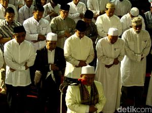 Sholat Tarawih Berapa Rakaat? Ini Ketentuan dan Ajaran Rasulullah SAW Sholat Tarawih Berapa Rakaat? Ini Ketentuan dan Ajaran Rasulullah SAW