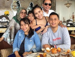 Asyifa Ceroboh, Netter Ribut Penampakan Ibunda Ayu Ting Ting Ber-Tanktop