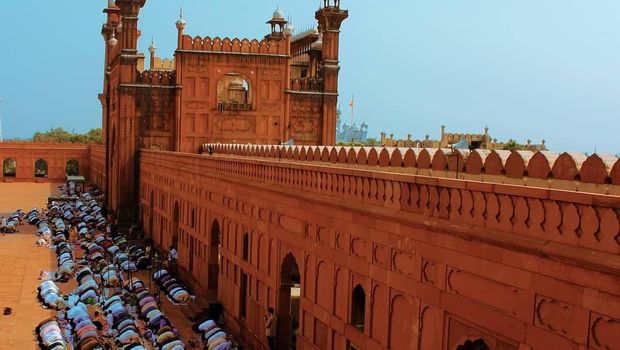 Ini Dia Masjid Terbesar Dunia Selama 313 Tahun