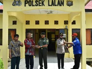 Ramai-ramai Warga Serahkan Senpi ke Polres Musi Banyuasin