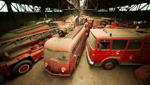 Menyusuri Pemakaman Truk di Prancis, Menyeramkan atau Keren?