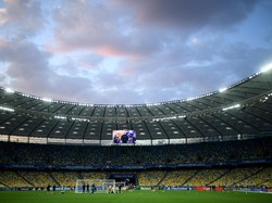 Real Madrid menggelar latihan terbuka di Stadion NSC Olimpiyskiy, Kiev, Ukraina, sebagai persiapan menghadapi Liverpool di partai final Liga Champions di tempat yang sama, Minggu (27/5/2018) dini hari nanti. Cuacanya teduh memayungi latihan Madrid. (Foto: David Ramos/Getty Images)