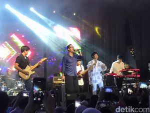Semaraknya Penampilan Maliq & DEssentials di Ramadhan Jazz 2018 Semaraknya Penampilan Maliq & DEssentials di Ramadhan Jazz 2018