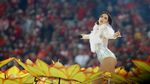 Penampilan Menawan Dua Lipa di Final Liga Champions
