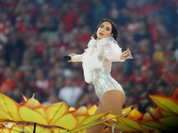 Berasal dari Inggris, Dua Lipa mengaku bias menatap final Liga Champions ini. Sebagai orang Inggris, wajar kalau dia lebih berharap Liverpool menang atas Real Madrid. (Foto: Kai Pfaffenbach/REUTERS)