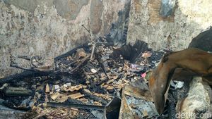 Foto: 40 Rumah di Bidara Cina Ludes Dilahap Si Jago Merah