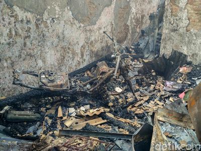 Foto: 40 Rumah di Bidara Cina Ludes Dilahap Si Jago Merah
