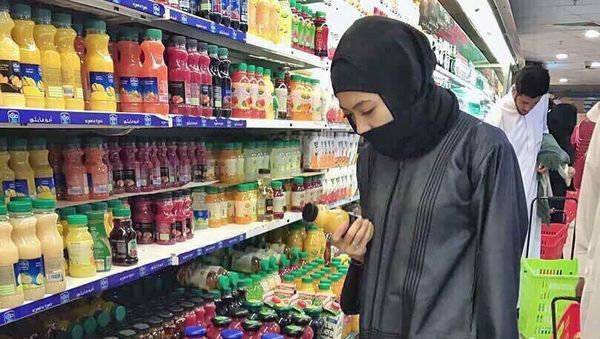Mantap Berhijab, Indah Dewi Pertiwi Tetap Hobi Kulineran