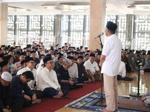 Pesan Gubernur BI ke Para Santri Ustaz Yusuf Mansur