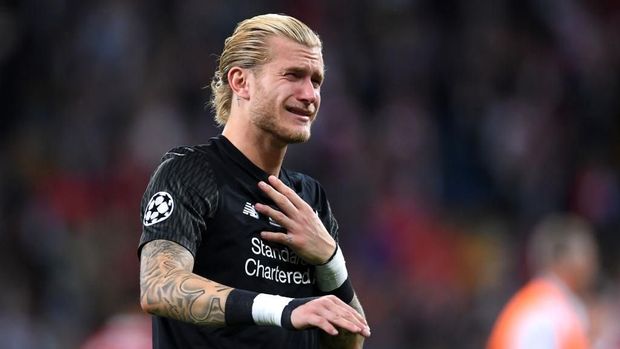 KIEV, UKRAINE - MAY 26:  Loris Karius of Liverpool looks dejected following his sides defeat in the UEFA Champions League Final between Real Madrid and Liverpool at NSC Olimpiyskiy Stadium on May 26, 2018 in Kiev, Ukraine.  (Photo by Laurence Griffiths/Getty Images)