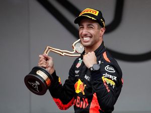 Daniel Ricciardo Pindah ke Renault Daniel Ricciardo Pindah ke Renault