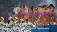 Dua Lipa menghibur penonton final Liga Champions antara Real Madrid vs Liverpool di NSC Olimpiyskiy Stadium, Minggu (27/5/2018) dinihari WIB. (Foto: Hannah McKay /Reuters)