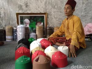Perajin Peci Sufi Cirebon Banjir Pesanan Saat Ramadan