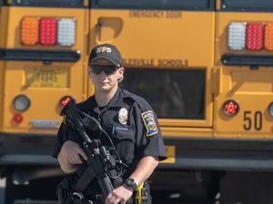 Penembakan di Sekolah AS, 1 Siswa Tewas & 5 Orang Terluka Penembakan di Sekolah AS, 1 Siswa Tewas & 5 Orang Terluka