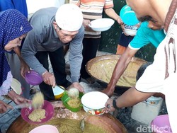Mau Incip Bubur Asy Syuro Sunan Bonang, Rasanya Gurih Lho!
