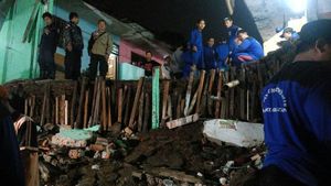 Penampakan Rumah Terdampak Longsor di Petukangan Utara Jaksel