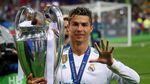 Starting XI Terbaik Liga Champions Versi Crouch: Messi-Ronaldo Duet