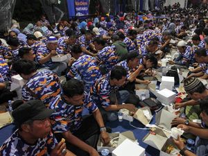 Keseruan Buka Bersama Ratusan Kader Nasdem
