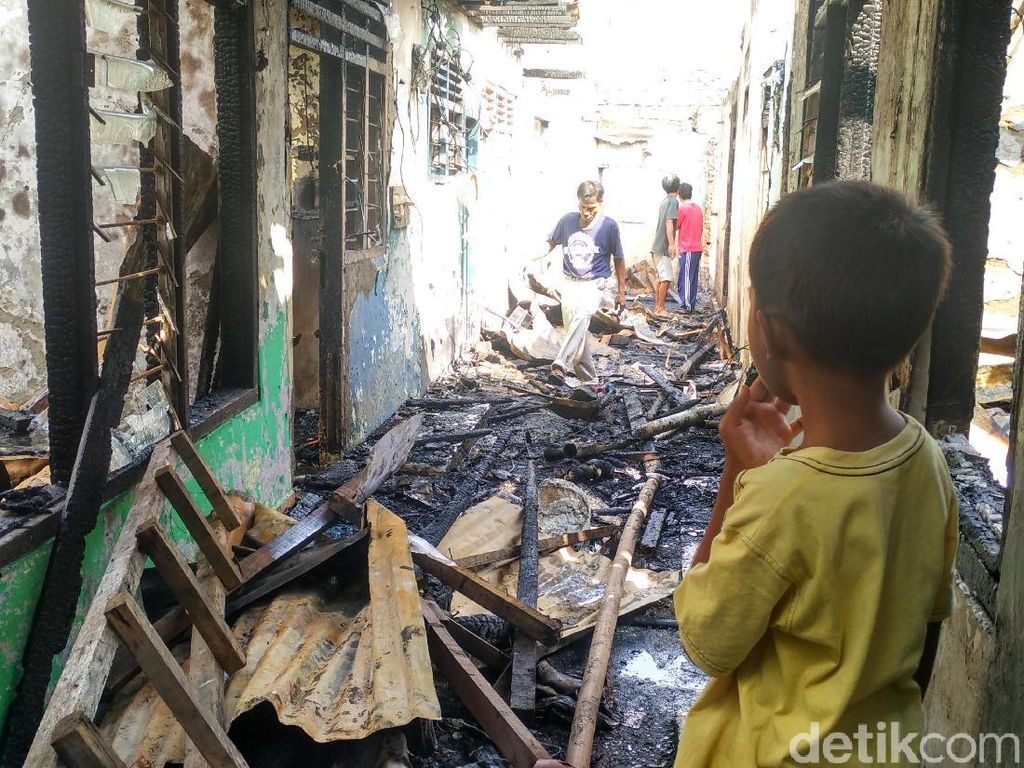 1 Anak Luka Bakar Akibat Kebakaran di Bidara Cina, Balita Trauma 1 Anak Luka Bakar Akibat Kebakaran di Bidara Cina, Balita Trauma