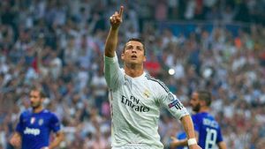 Daftar 10 Pesepakbola Paling Tajir Sejagat