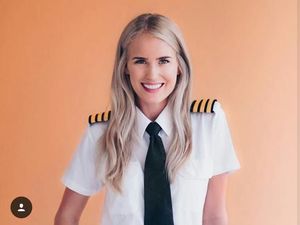 Ini Maria, Pilot Cantik yang Memikat Hati di Darat Ataupun Udara