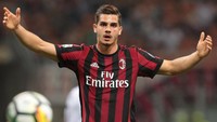 Andre Silva dipinjamkan AC Milan ke Sevilla di musim panas ini. Pemain belia Portugal itu dianggap punya prospek cerah, sehingga berkarier di La Liga akan sangat membantunya berkembang. Penampilannya di Sevilla cukup menarik untuk disimak. (Foto: Emilio Andreoli/Getty Images)