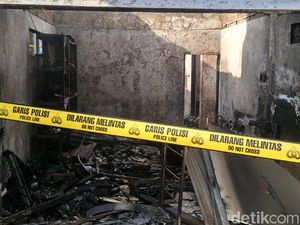 Kebakaran Bidara Cina dari Api Kompor yang Sambar Tabung Gas Kebakaran Bidara Cina dari Api Kompor yang Sambar Tabung Gas