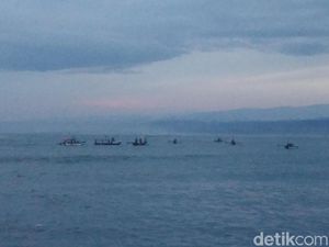 3 Temannya Hilang, Nelayan Garut Temukan Serok dan Potongan Papan 3 Temannya Hilang, Nelayan Garut Temukan Serok dan Potongan Papan
