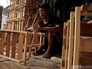 Perajin Keranjang Parsel Kebanjiran Order