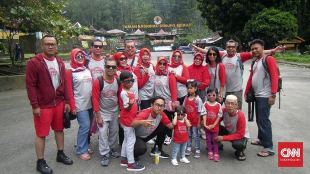 Tips Wisata Keluarga Besar dari 'Kesultanan Cidodol'