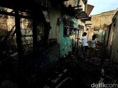 Potret Puluhan Rumah Hangus Pasca Kebakaran di Bidara Cina