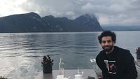 Cedera di Final Liga Champions, Ini 10 Gaya Mohamed Salah Saat Nikmati Makanan
