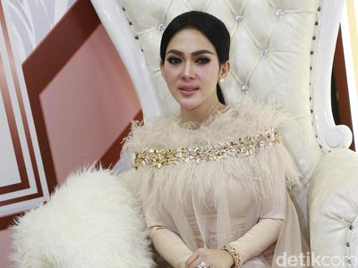 Ini Gaya Lebaran Syahrini: Natural Tapi Tetap Cetar