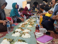 Guyubnya Berbuka dengan Liwetan Massal di Ponorogo