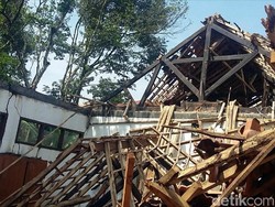 2 Ruang Kelas SD di Sukabumi Ambruk