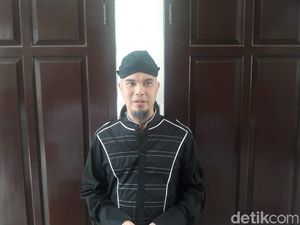 Sederet Drama Kontroversial Ahmad Dhani Sederet Drama Kontroversial Ahmad Dhani