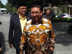 Foto Amien-Rizieq Hilang, Fadli Singgung Invisible Hands