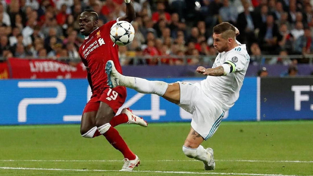 Aksi Sadio Mane saat Liverpool berhadapan dengan Real Madrid di final Liga Champions musim lalu. (Foto: Andrew Boyers/Reuters)