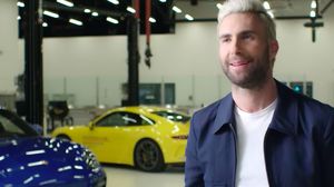 Adam Levine Lagi Bintitan, Tetap Ganteng?
