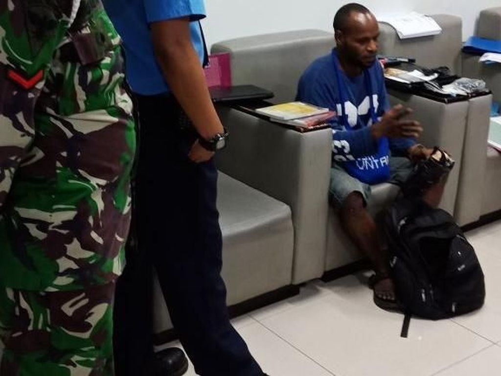Tas Penumpang yang Bercanda Bom di Pesawat Lion Berisi Laptop Tas Penumpang yang Bercanda Bom di Pesawat Lion Berisi Laptop