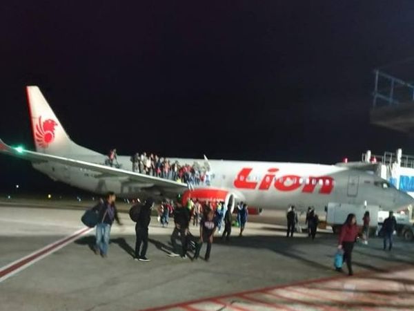 Foto: Paniknya Penumpang Lion Air Akibat Ancaman Bom