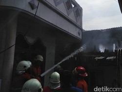 Kompor Meledak, 7 Rumah di Pandegiling Terbakar