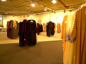 Butik Pakaian Jadi Sumber Kemudahan Bagi Muslim Belanda Butik Pakaian Jadi Sumber Kemudahan Bagi Muslim Belanda