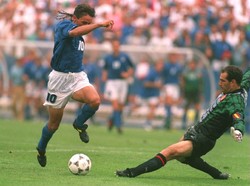Yuk Nostalgia! Lihat Video Aksi Terbaik Roberto Baggio di Piala Dunia