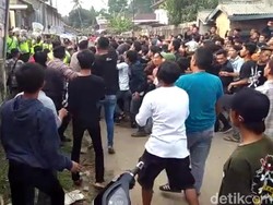 Demo Buruh Berujung Ricuh, 4 Polisi Terluka Kena Lemparan Batu