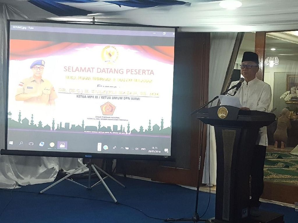 Buka Bareng Alumni Menwa, Ketua MPR Sindir Rekomendasi Dai Kemenag Buka Bareng Alumni Menwa, Ketua MPR Sindir Rekomendasi Dai Kemenag